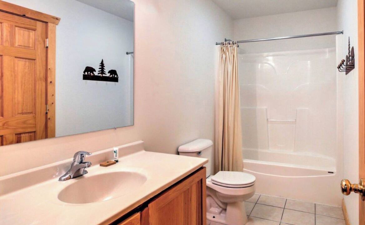 Photo of Bathroom in Oglesby