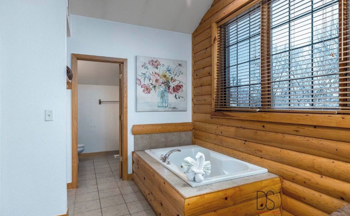 Photo of Bathroom in Oglesby