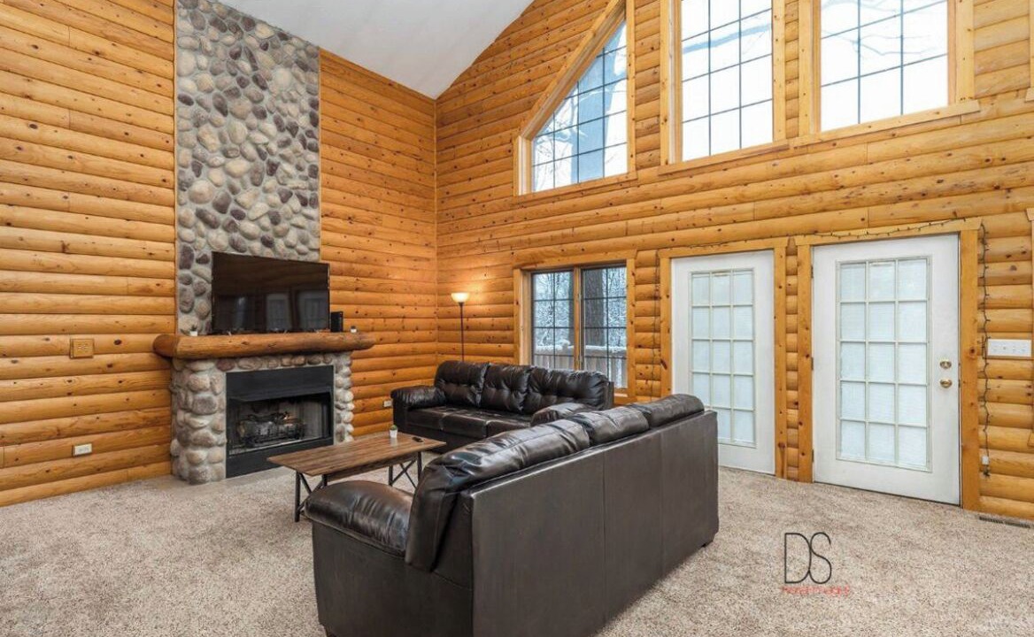 Photo of Livingroom in Oglesby