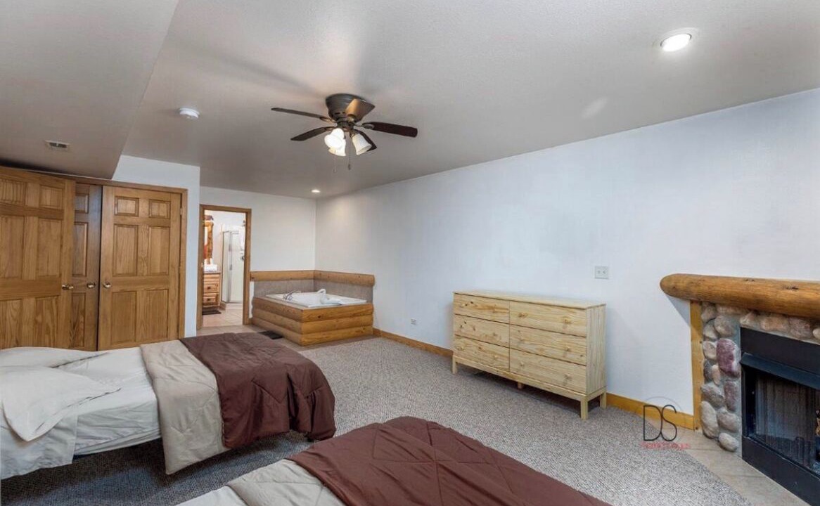 Photo of Bedroom in Oglesby