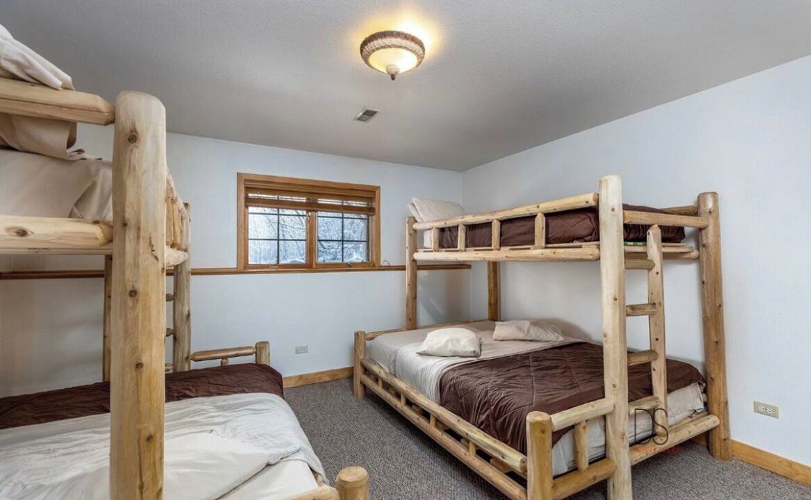 Photo of Bedroom in Oglesby