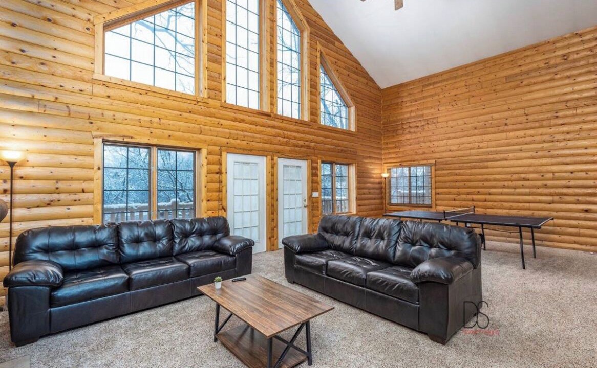 Photo of Livingroom in Oglesby