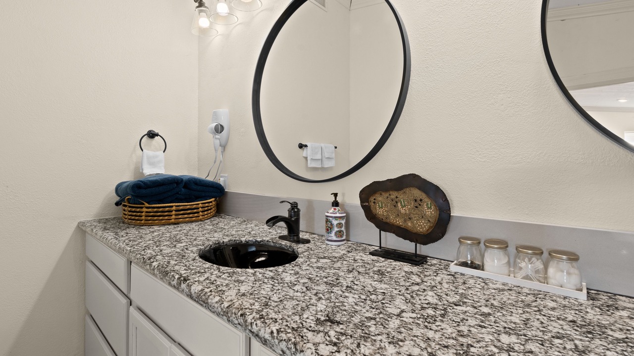 Photo of Bathroom in Cottonwood Shores