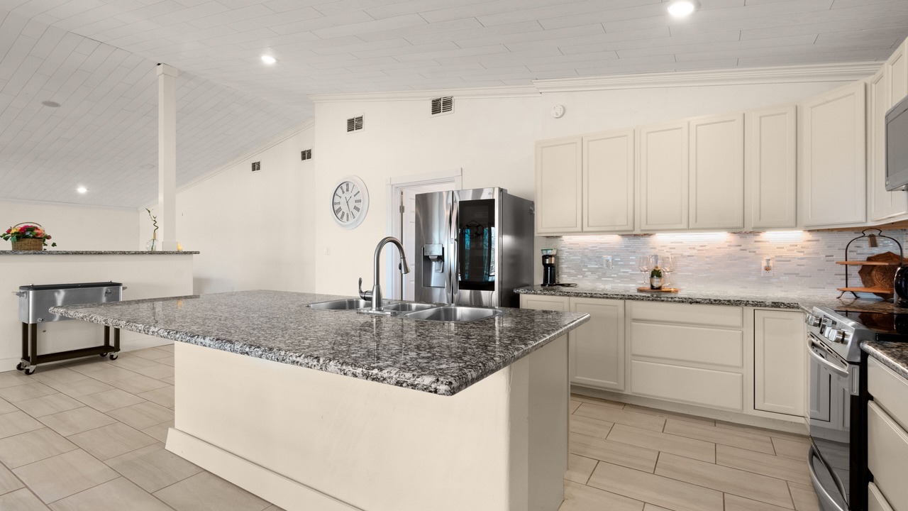Photo of Kitchen in Cottonwood Shores