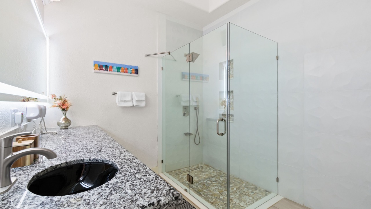 Photo of Bathroom in Cottonwood Shores