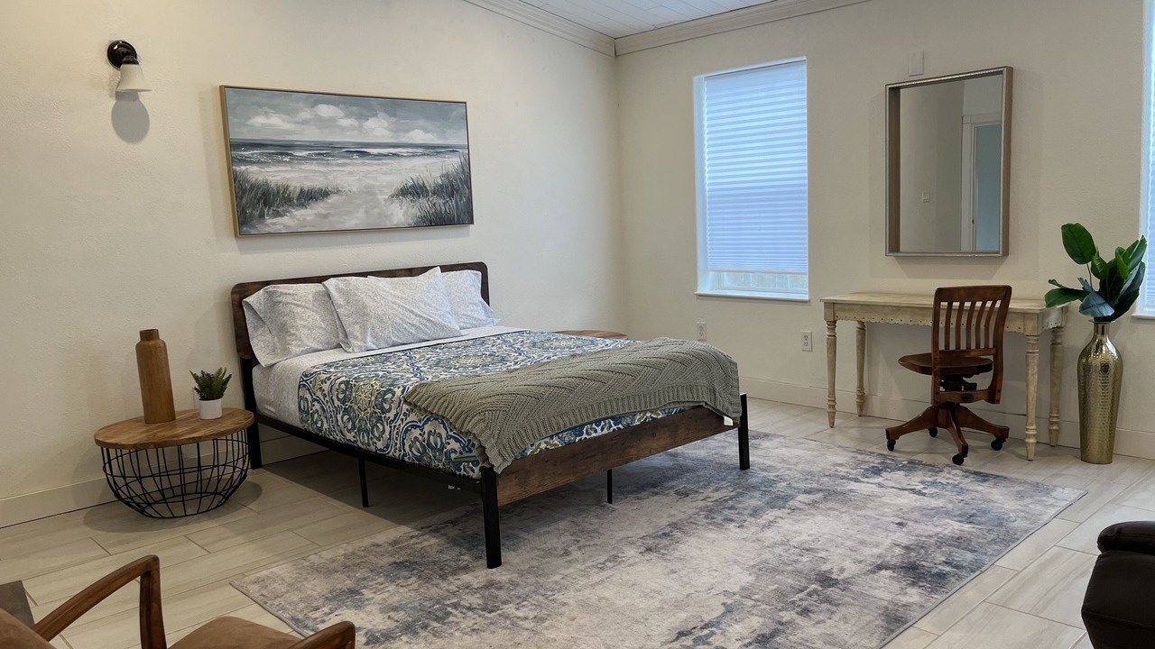 Photo of Bedroom in Cottonwood Shores