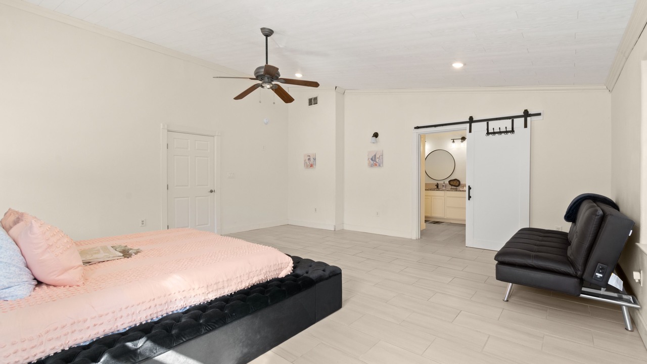 Photo of Bedroom in Cottonwood Shores