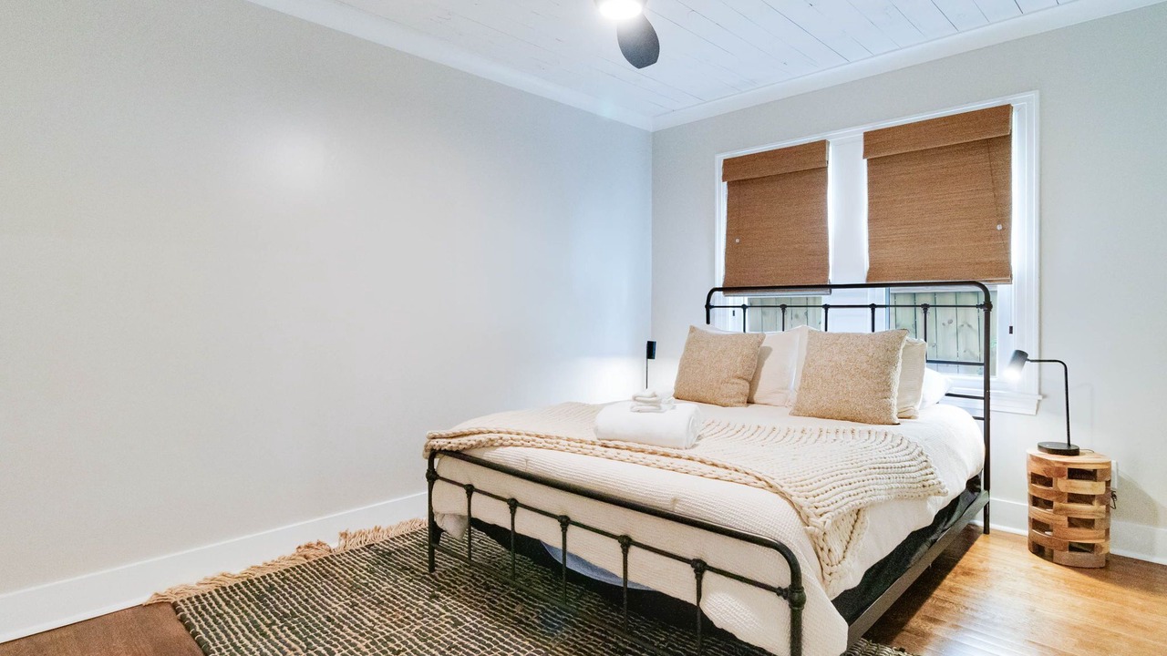 Photo of Bedroom in Downtown