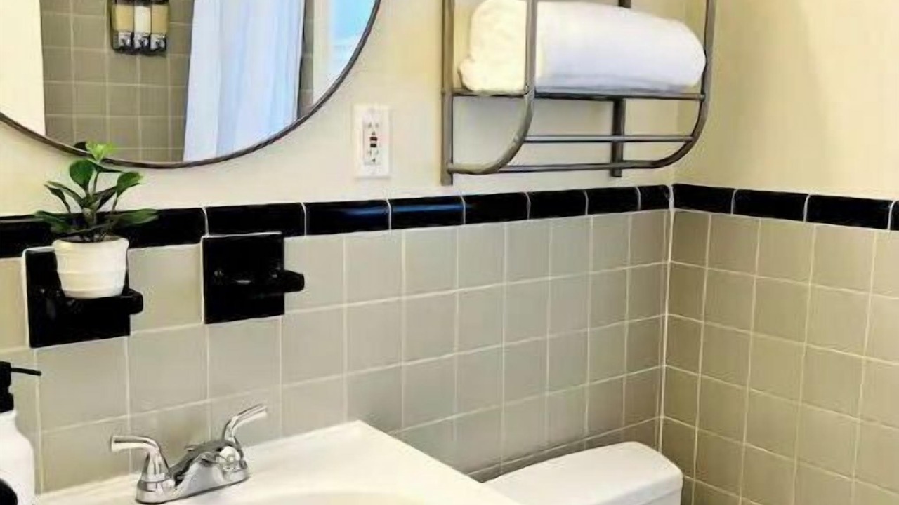 Photo of Bathroom in Aurora Highlands