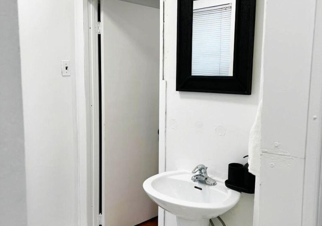Photo of Bathroom in Point Breeze