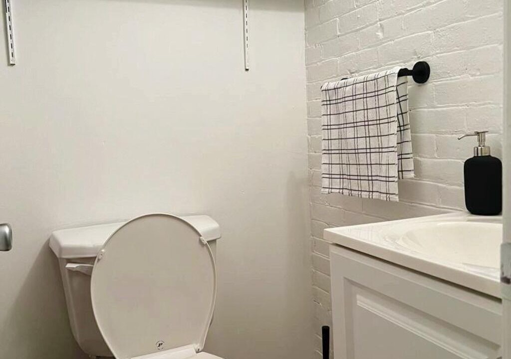 Photo of Bathroom in Point Breeze