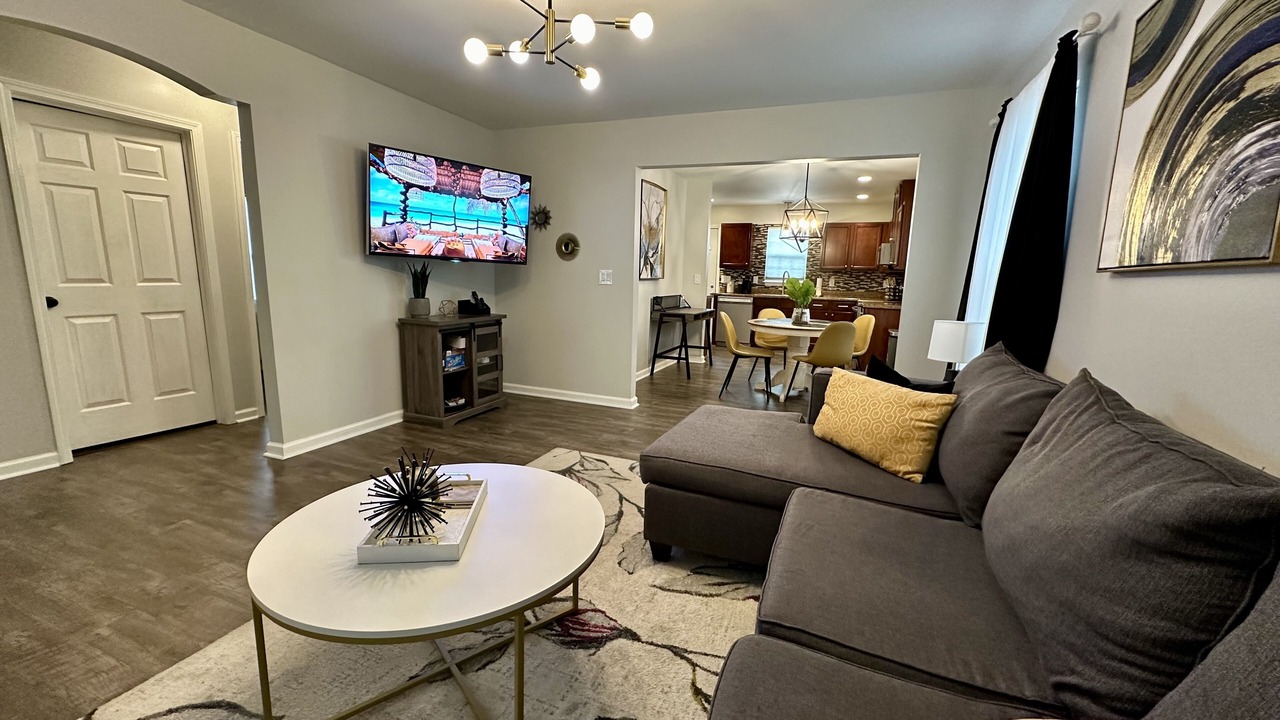 Photo of Livingroom in Southeast Raleigh