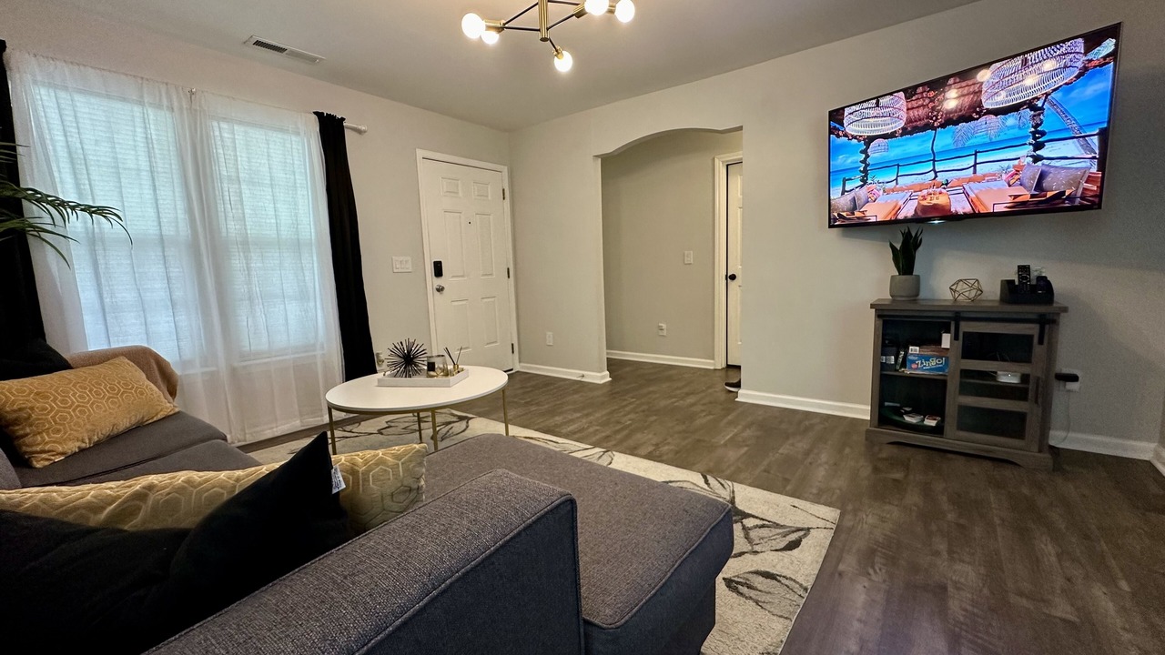 Photo of Livingroom in Southeast Raleigh