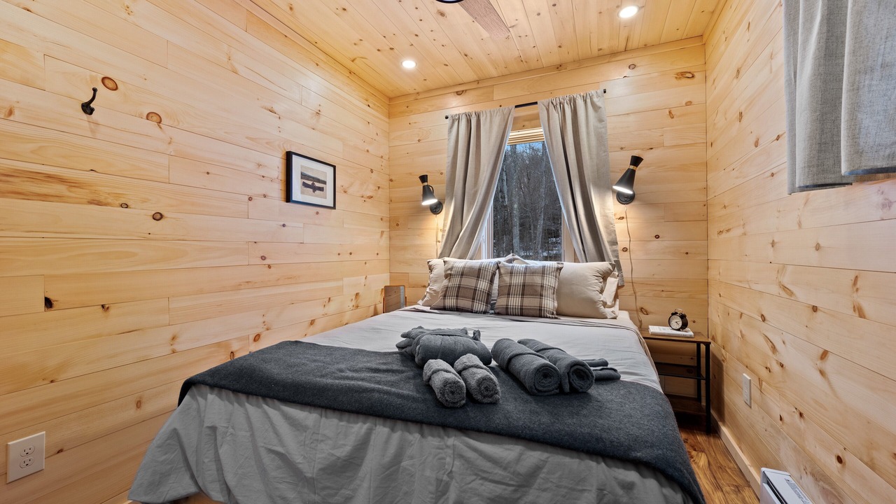 Photo of Bedroom in Town of Webb
