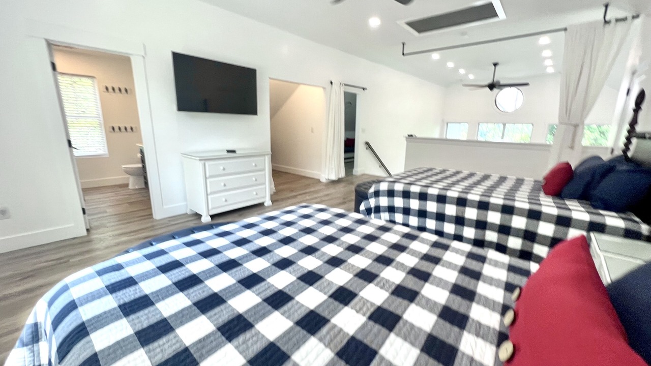 Photo of Bedroom in Andersonville