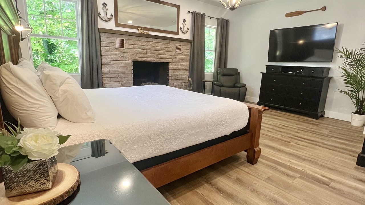 Photo of Bedroom in Andersonville