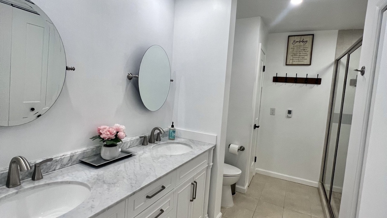 Photo of Bathroom in Andersonville