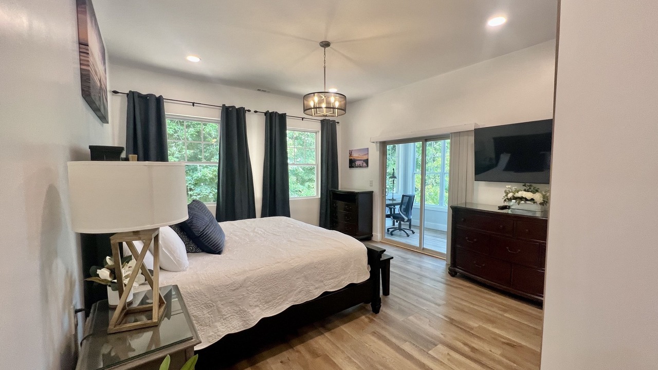 Photo of Bedroom in Andersonville