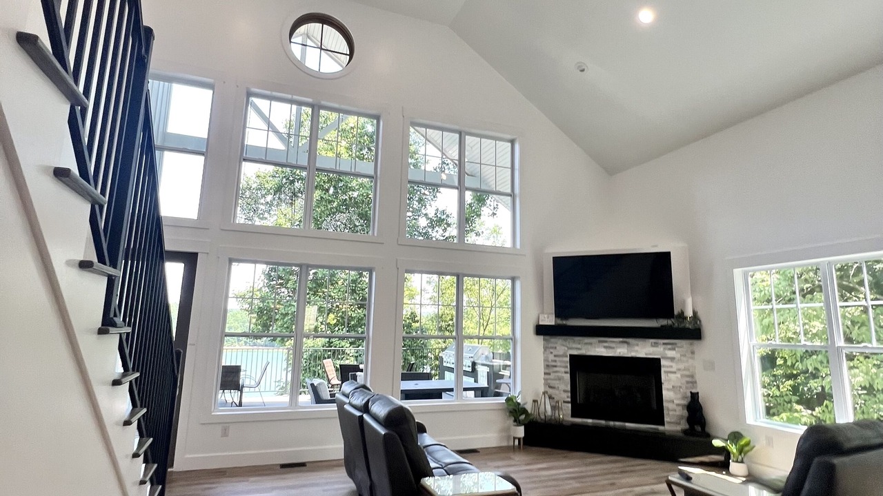 Photo of Livingroom in Andersonville