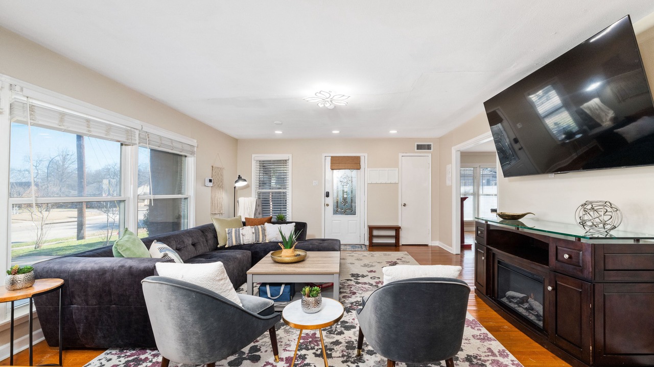 Photo of Livingroom in Central Arlington