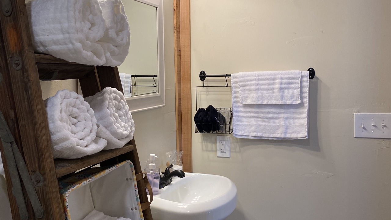Photo of Bathroom in Canyon Lake