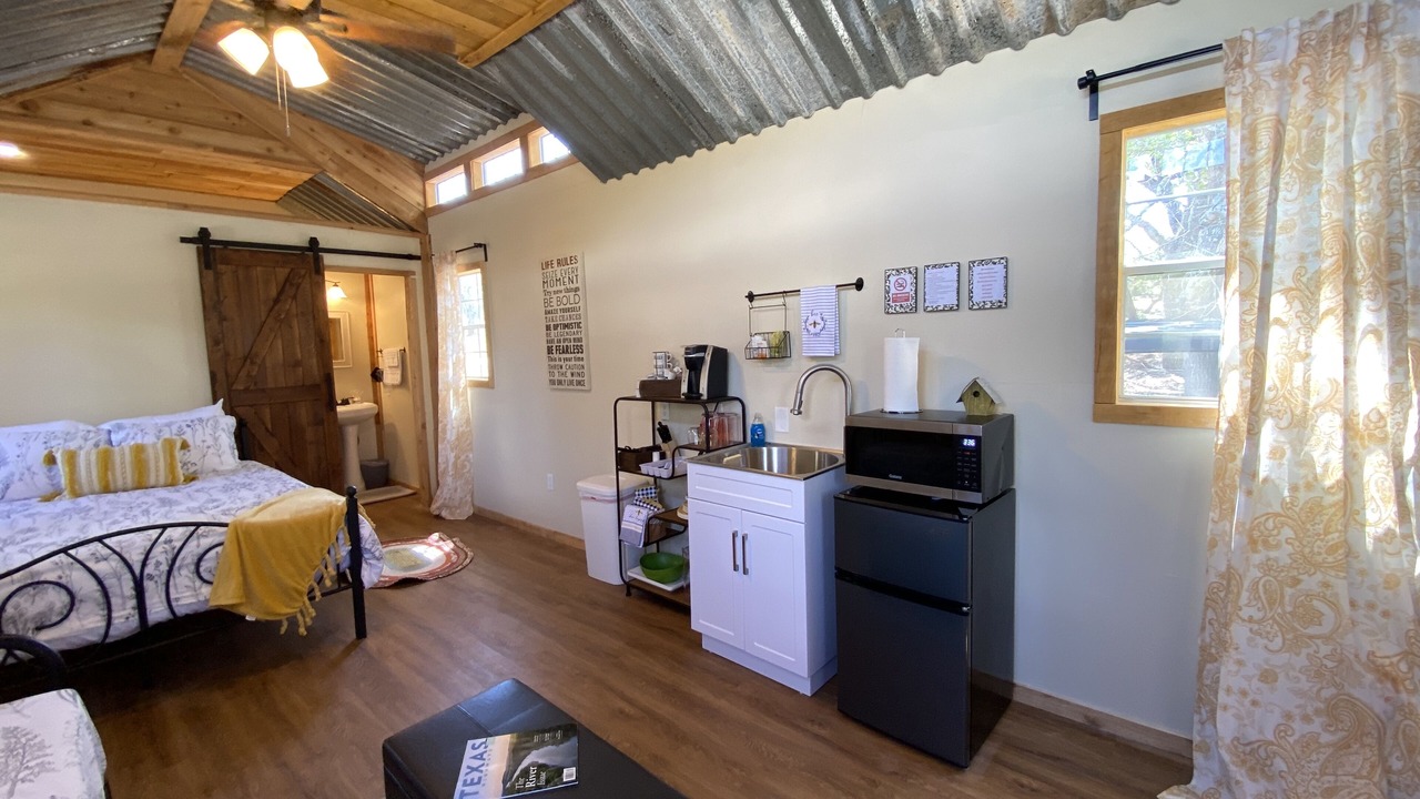 Photo of Bedroom in Canyon Lake