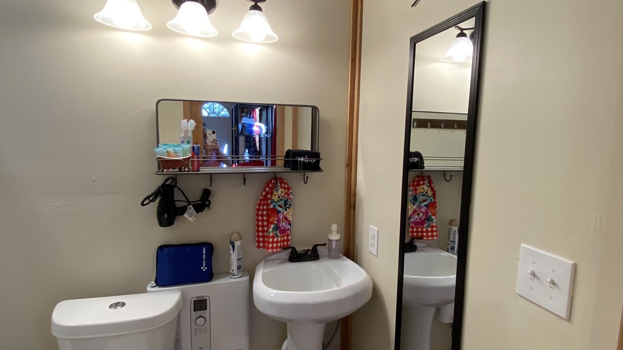 Photo of Bathroom in Canyon Lake
