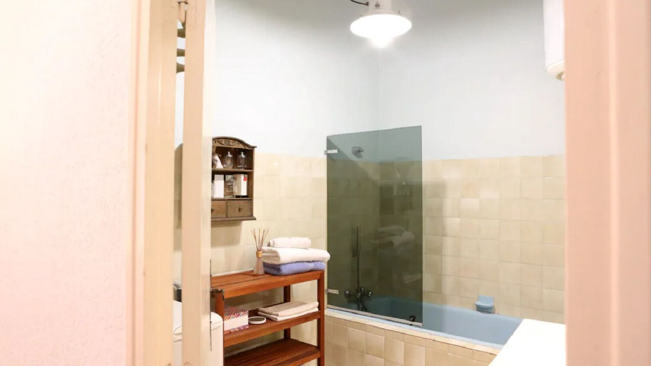 Photo of Bathroom in Avignon City Centre