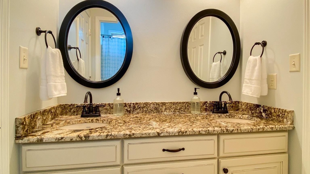 Photo of Bathroom in Pangburn