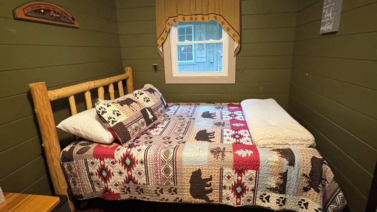 Photo of Bedroom in Town of Webb