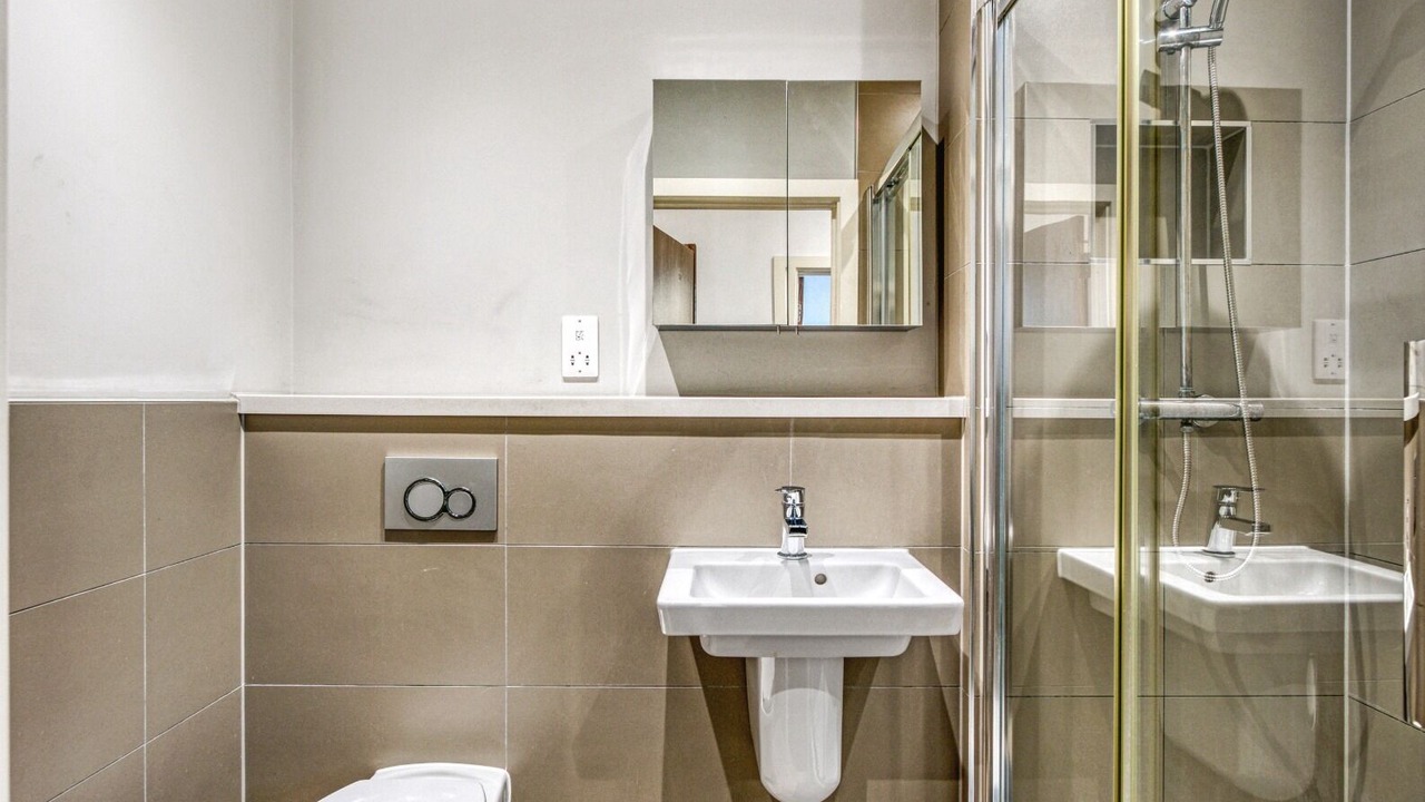 Photo of Bathroom in Harlington