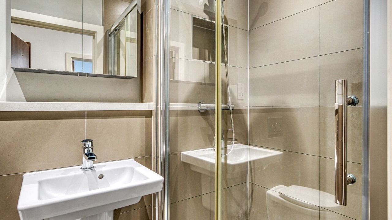 Photo of Bathroom in Harlington