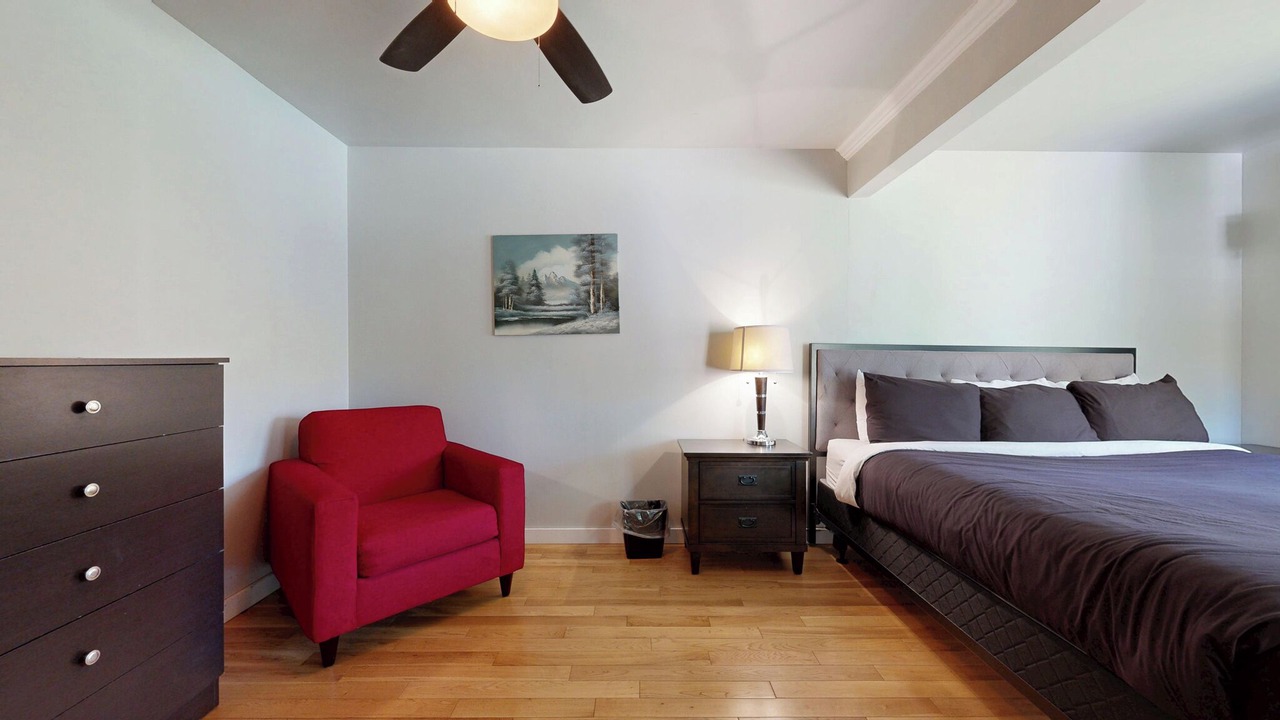 Photo of Bedroom in Shelburne