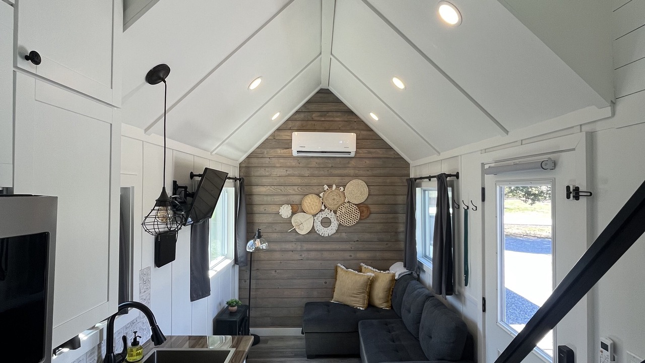 Photo of Livingroom in Knoxville