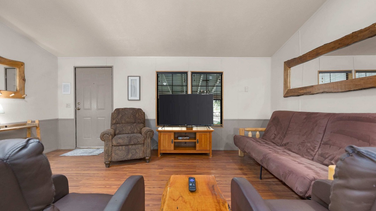Photo of Livingroom in Kernville