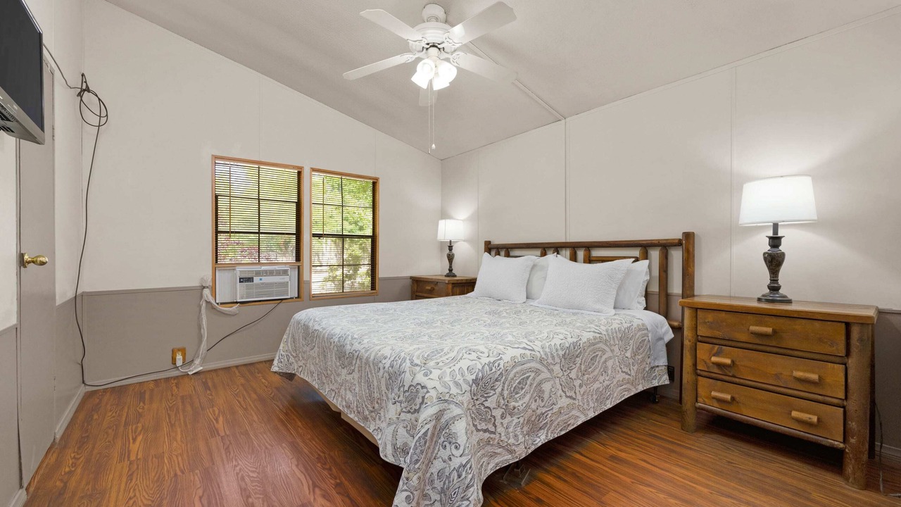 Photo of Bedroom in Kernville