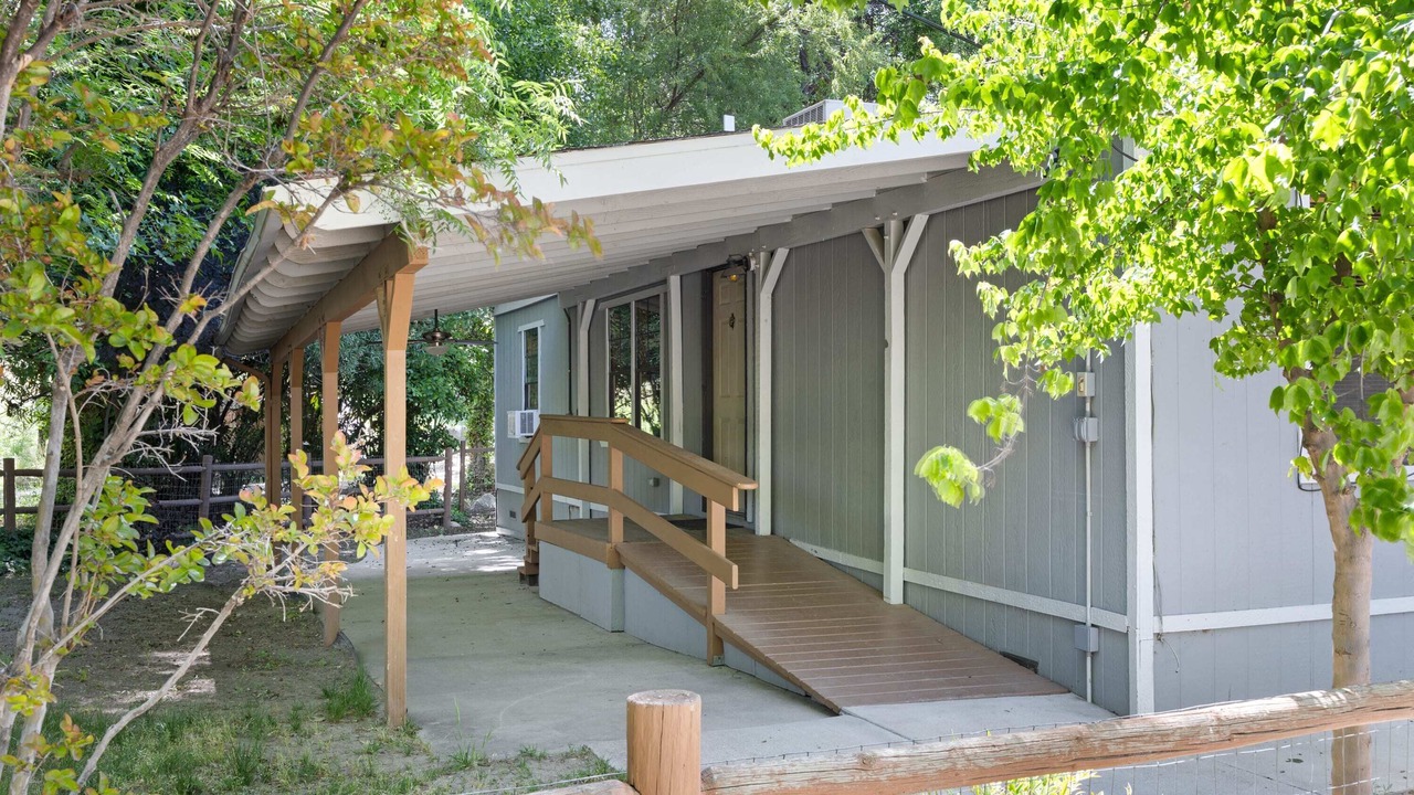 Photo of Patio Balcony in Kernville