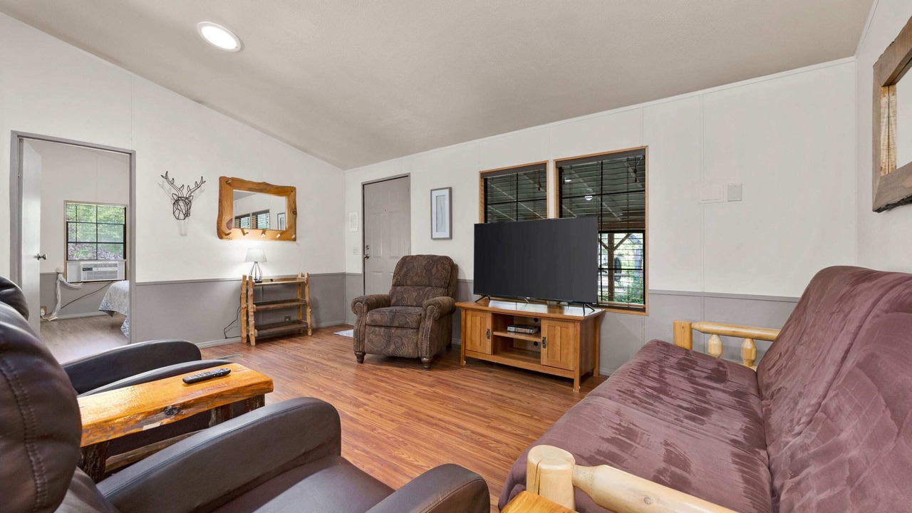 Photo of Livingroom in Kernville
