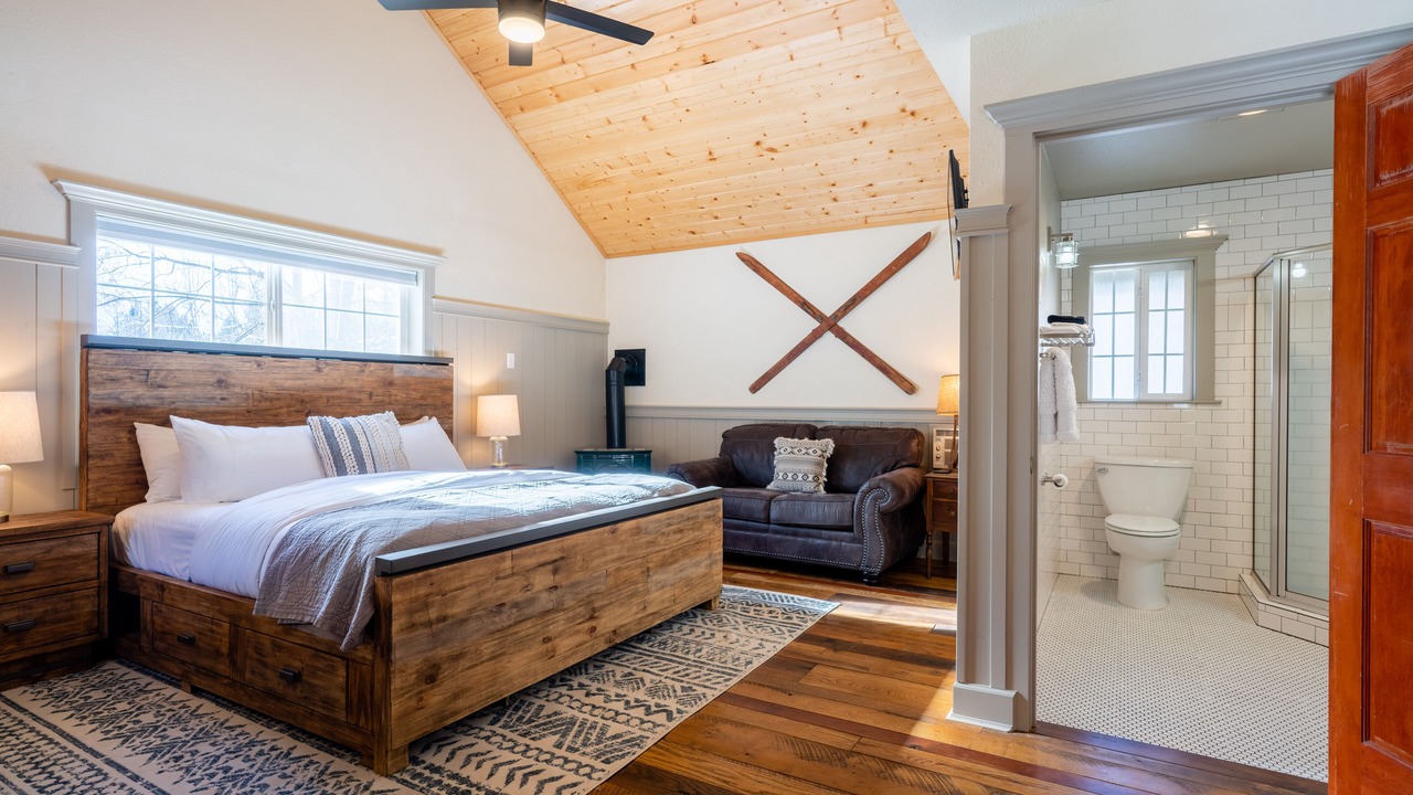 Photo of Bedroom in McCloud