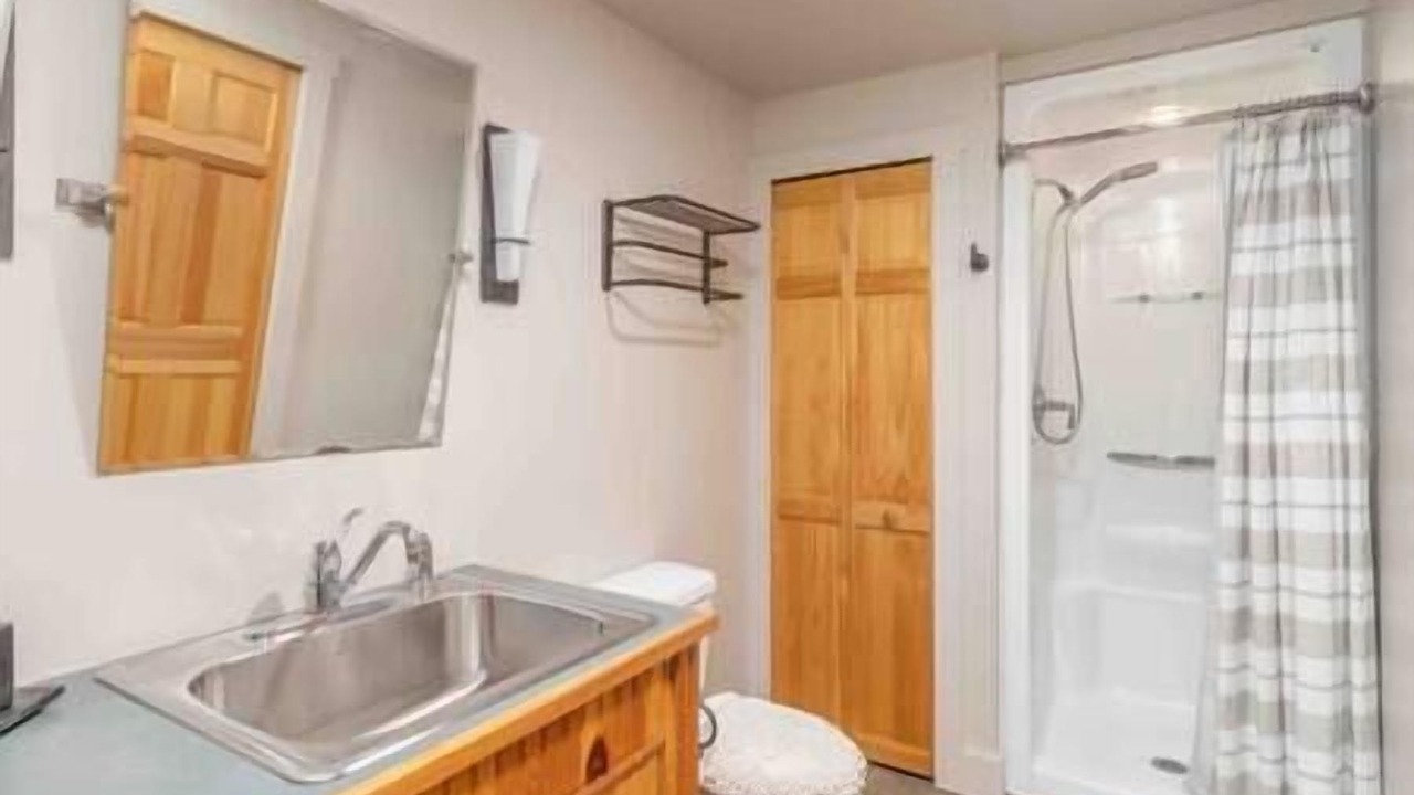 Photo of Others in Kingfield