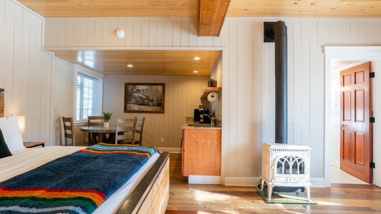 Photo of Bedroom in McCloud