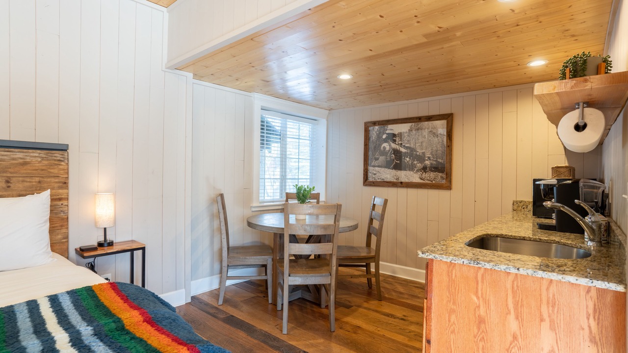 Photo of Bedroom in McCloud