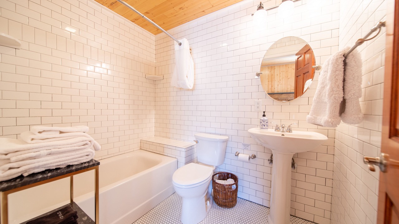 Photo of Bathroom in McCloud