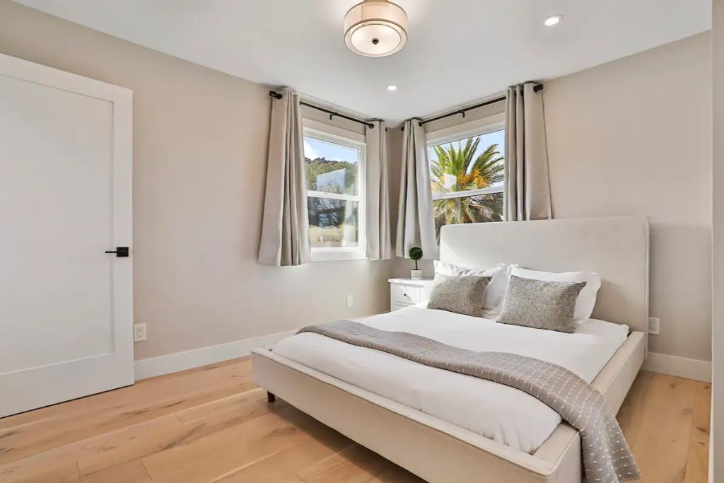 Photo of Bedroom in Linda Mar