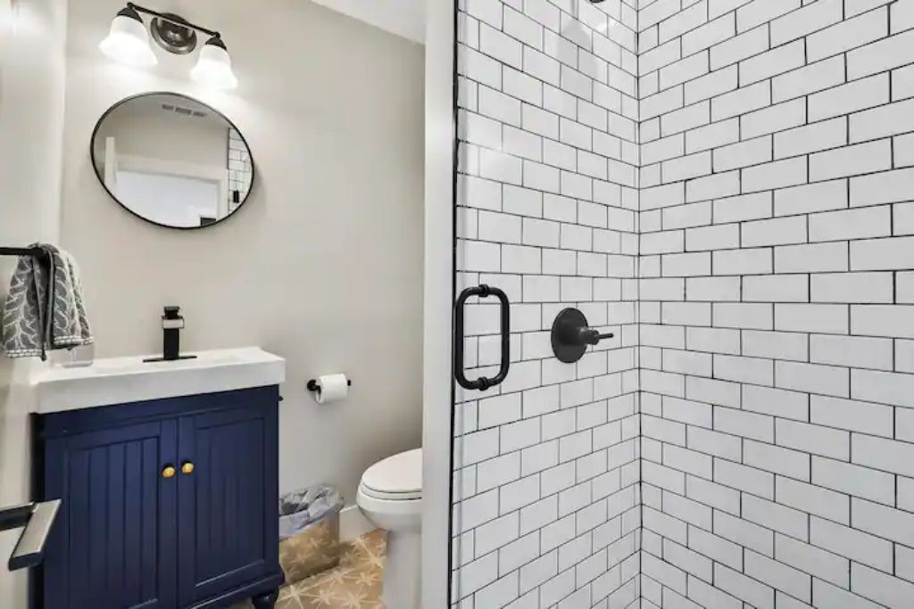 Photo of Bathroom in Linda Mar