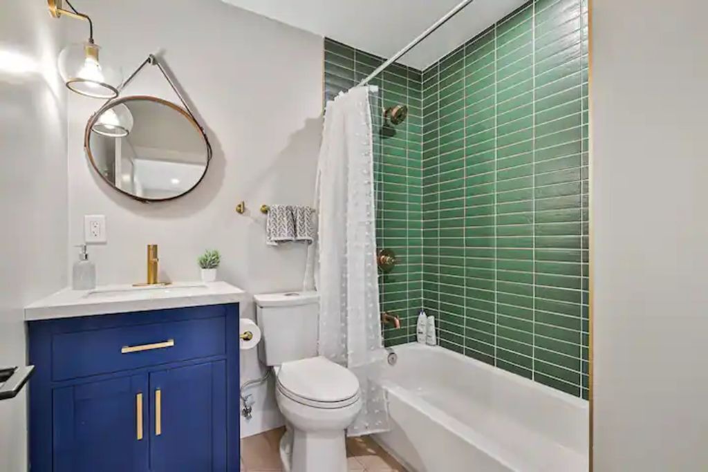 Photo of Bathroom in Linda Mar