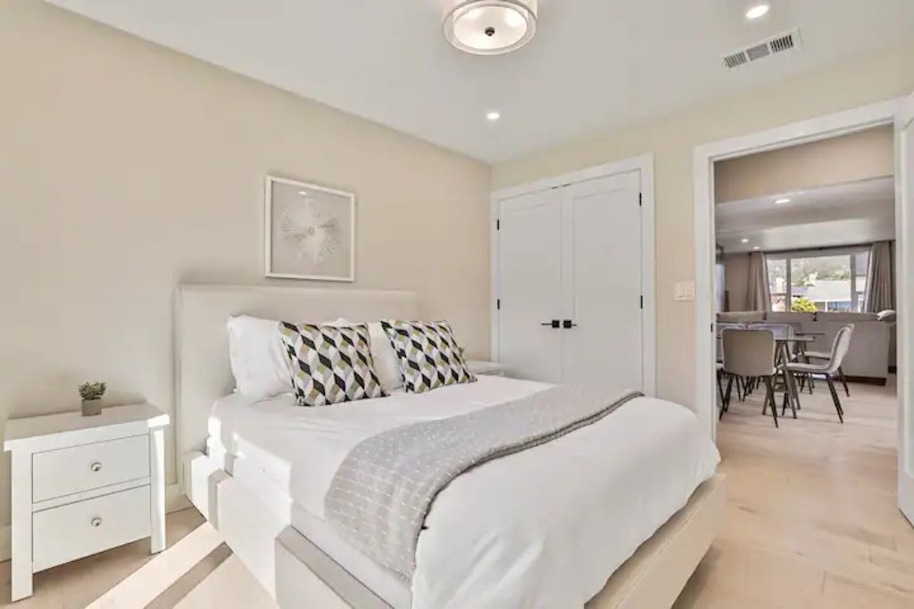 Photo of Bedroom in Linda Mar