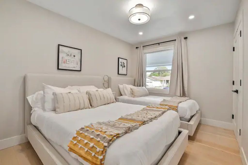 Photo of Bedroom in Linda Mar