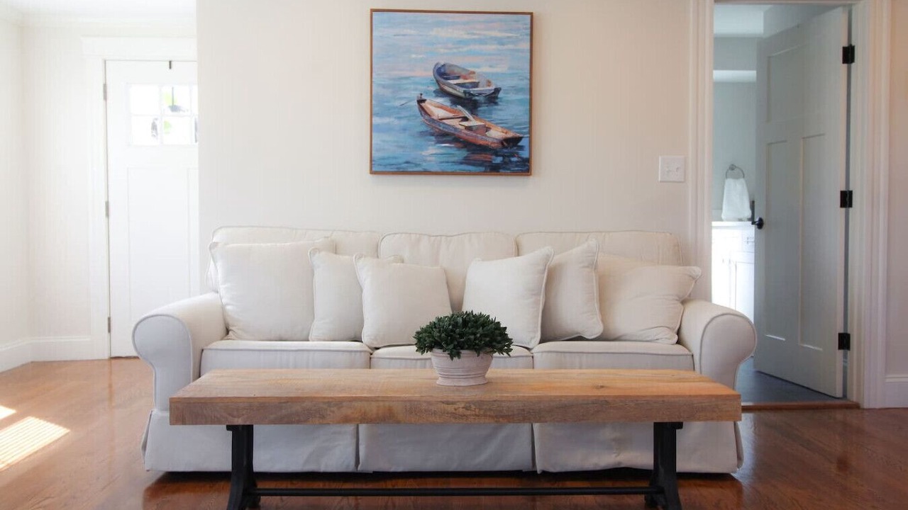 Photo of Livingroom in Winter Hill