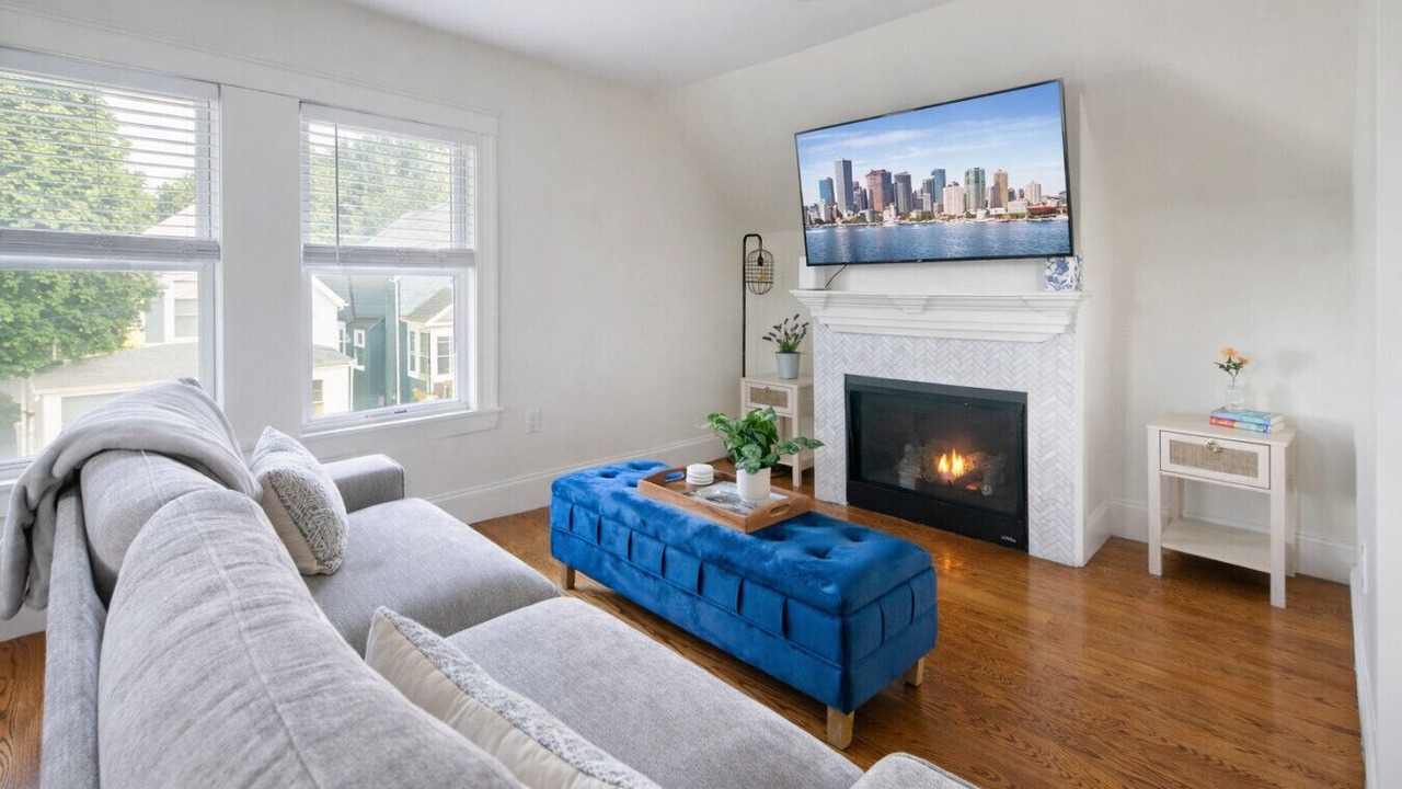 Photo of Livingroom in Somerville
